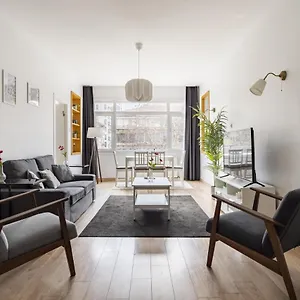  شقة Specious And Stylish Near Bagdat Street With Excellent Location In Kadikoy